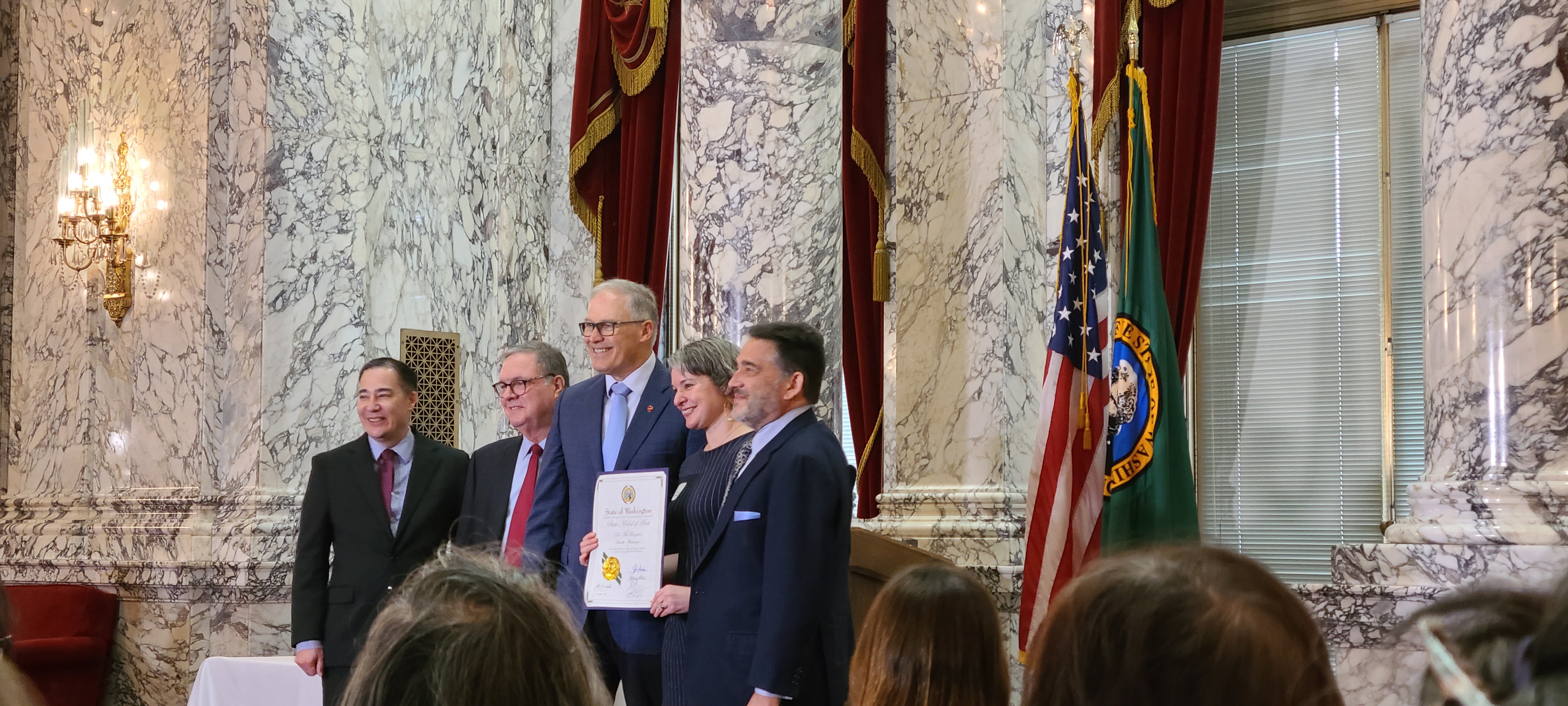 Dr. Abe Bergman's Family Receiving the Award 